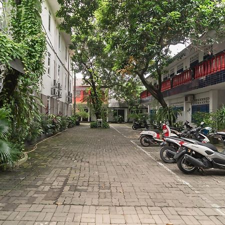 Urbanview Hotel Minongga Pondok Labu By Reddoorz Jacarta Exterior foto