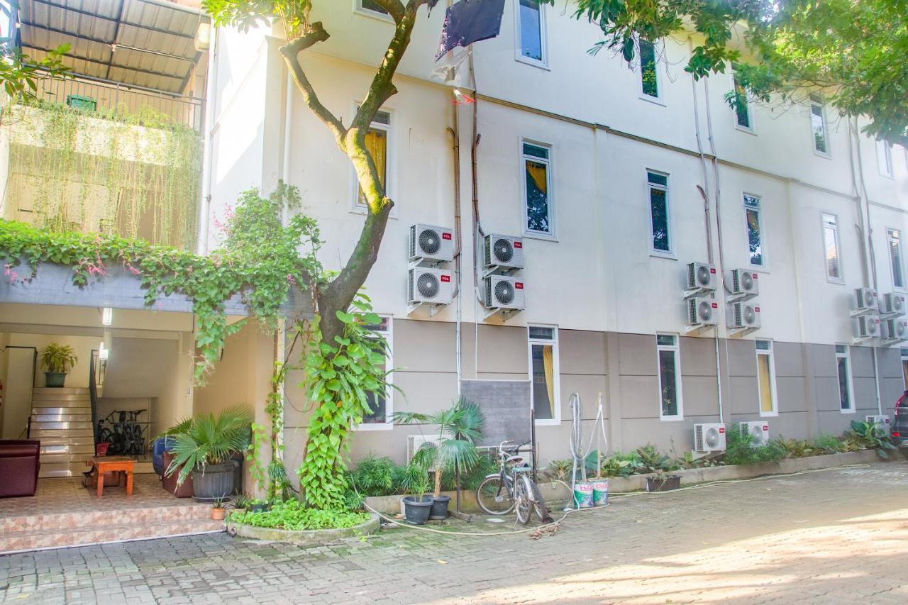 Urbanview Hotel Minongga Pondok Labu By Reddoorz Jacarta Exterior foto