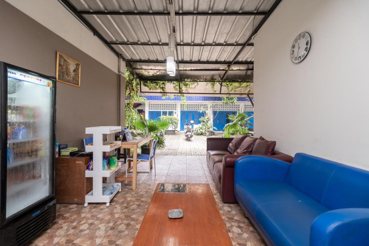 Urbanview Hotel Minongga Pondok Labu By Reddoorz Jacarta Exterior foto