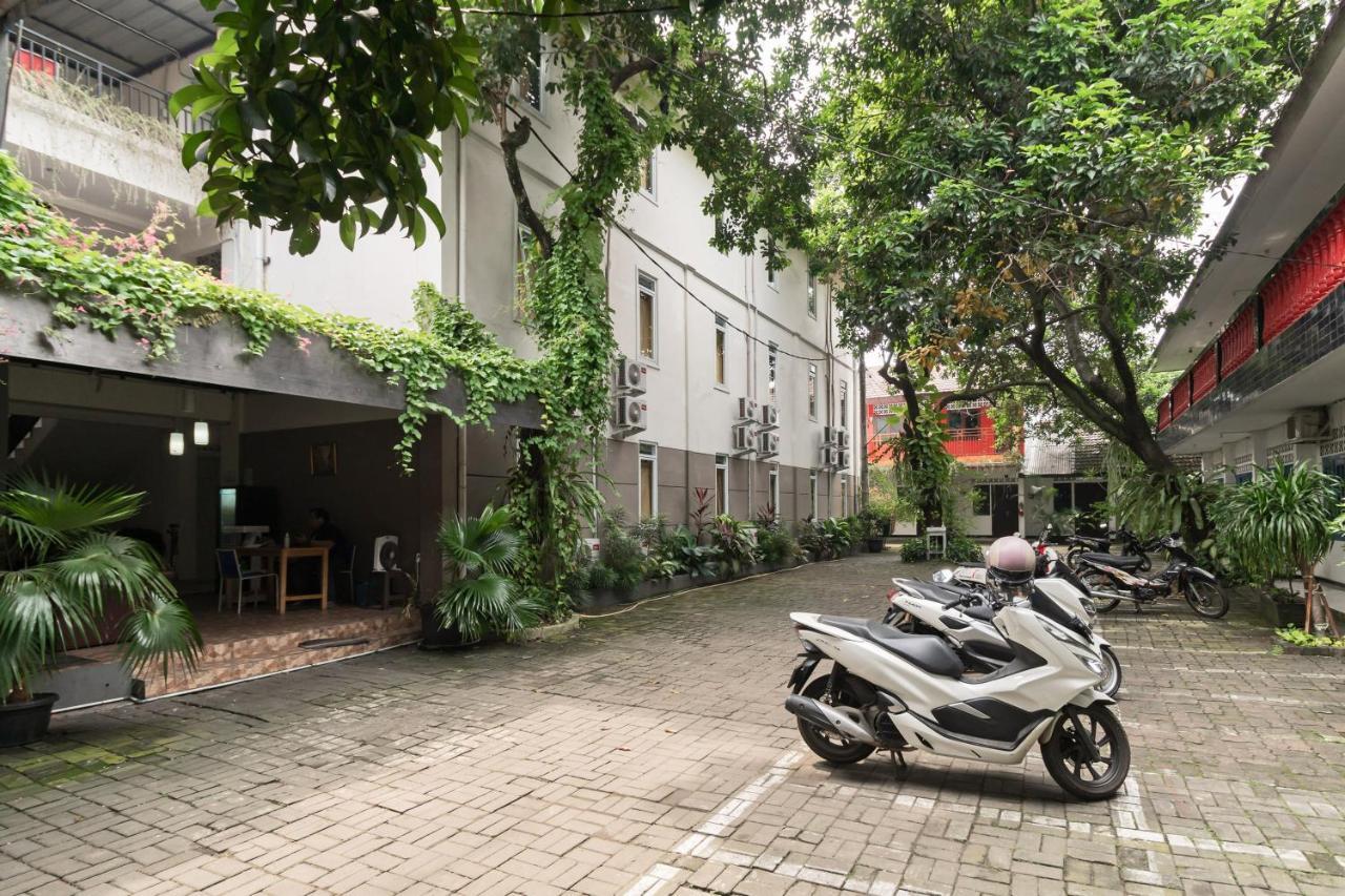 Urbanview Hotel Minongga Pondok Labu By Reddoorz Jacarta Exterior foto