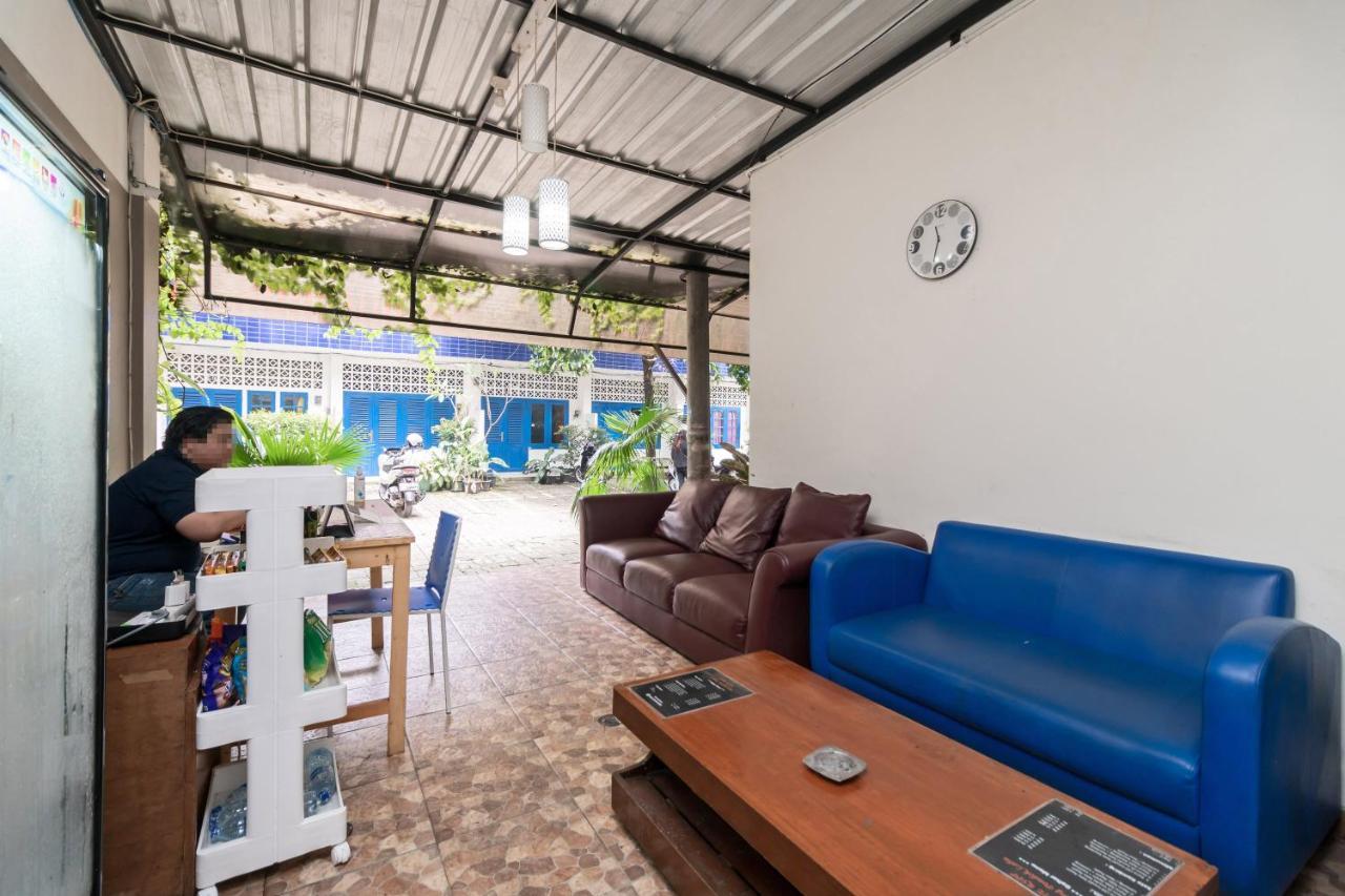 Urbanview Hotel Minongga Pondok Labu By Reddoorz Jacarta Exterior foto