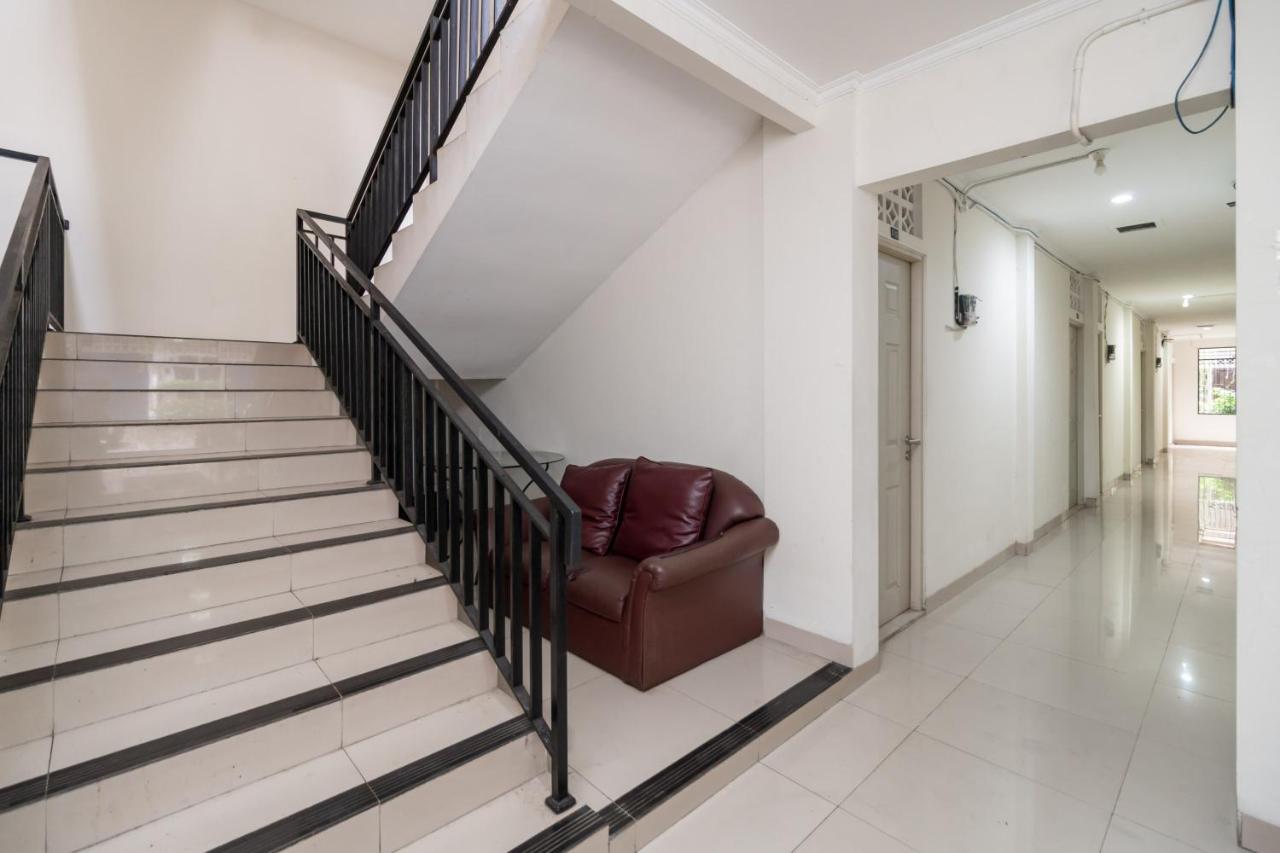 Urbanview Hotel Minongga Pondok Labu By Reddoorz Jacarta Exterior foto